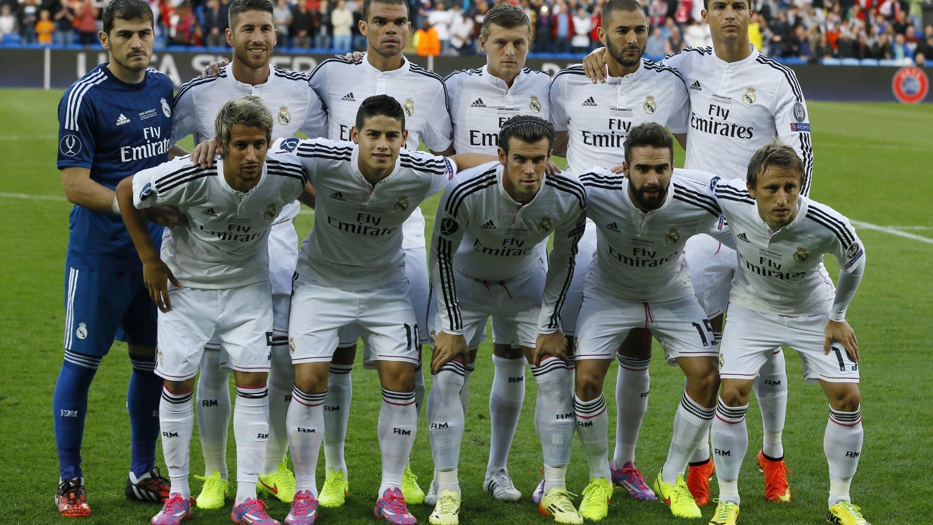 新西兰全黑队的防守精确而迅速，给对方施加巨大的压力，新西兰队长